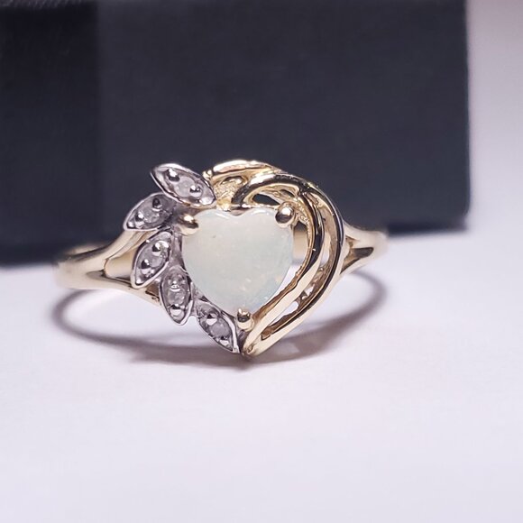 Estate .70ctw Natural Precious Heart Opal & Rd Diamond 10Kt YG S-10 Ring #23055 - Picture 1 of 6